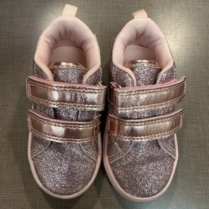 Girls sparkly shoes. Size 5. Baby/Toddler. Carter’s. Excellent Condition.